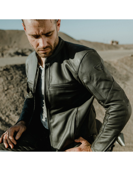 REBELHORN RUNNER III BLACK ODINĖ MOTO STRIUKĖ