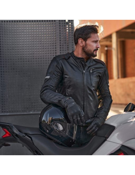 SHIMA HUNTER 2.0 ODINĖ JUODA MOTO STRIUKĖ