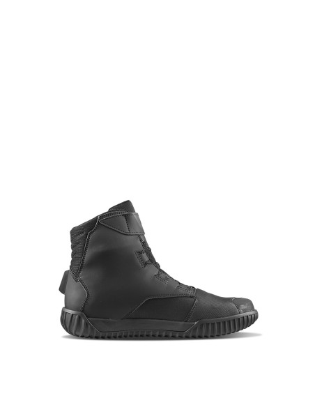 GAERNE G.BRAVE GORE-TEX® SHORT MOTO BOOTS