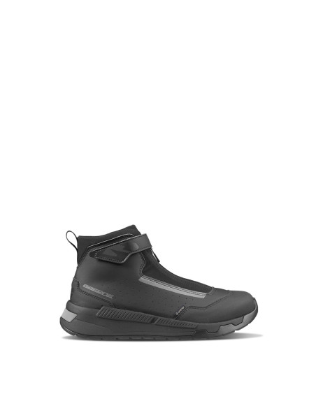 GAERNE G.ZION GORE-TEX® BLACK SHORT MOTO BOOTS