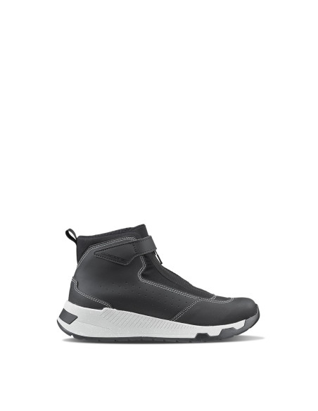 GAERNE G.ZION GORE-TEX® BLACK/WHITE SHORT MOTO BOOTS